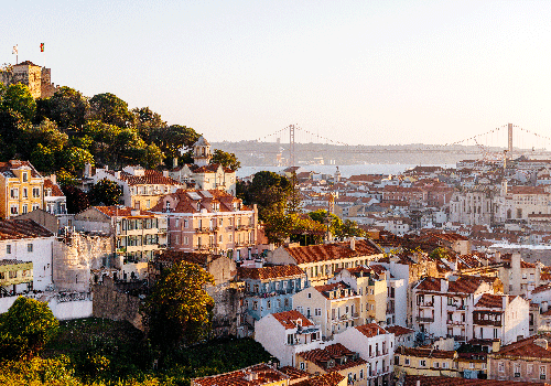 vista sobre Lisboa ao pôr do sol 
