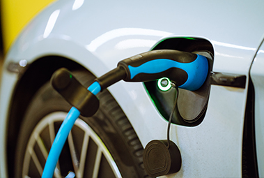 carro el&eacute;trico a ser carregado